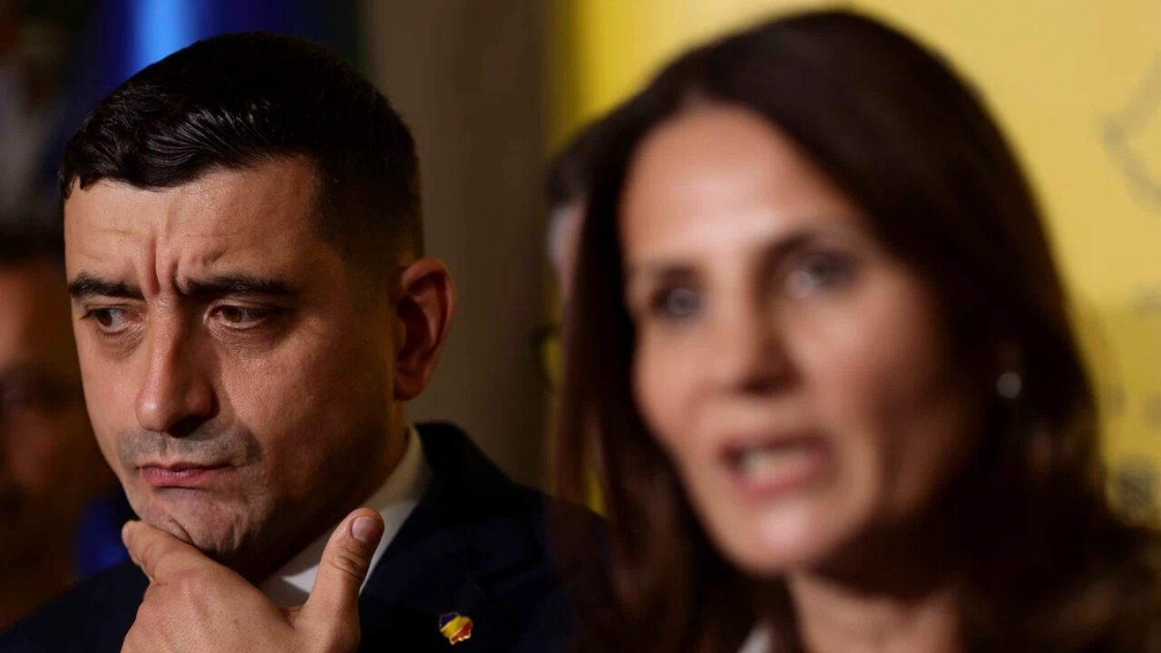 George Simion, președintele AUR, a anunțat că va acționa în instanță realizatoarea TV Anca Alexandrescu, pe fondul intensificării conflictului public dintre cei doi