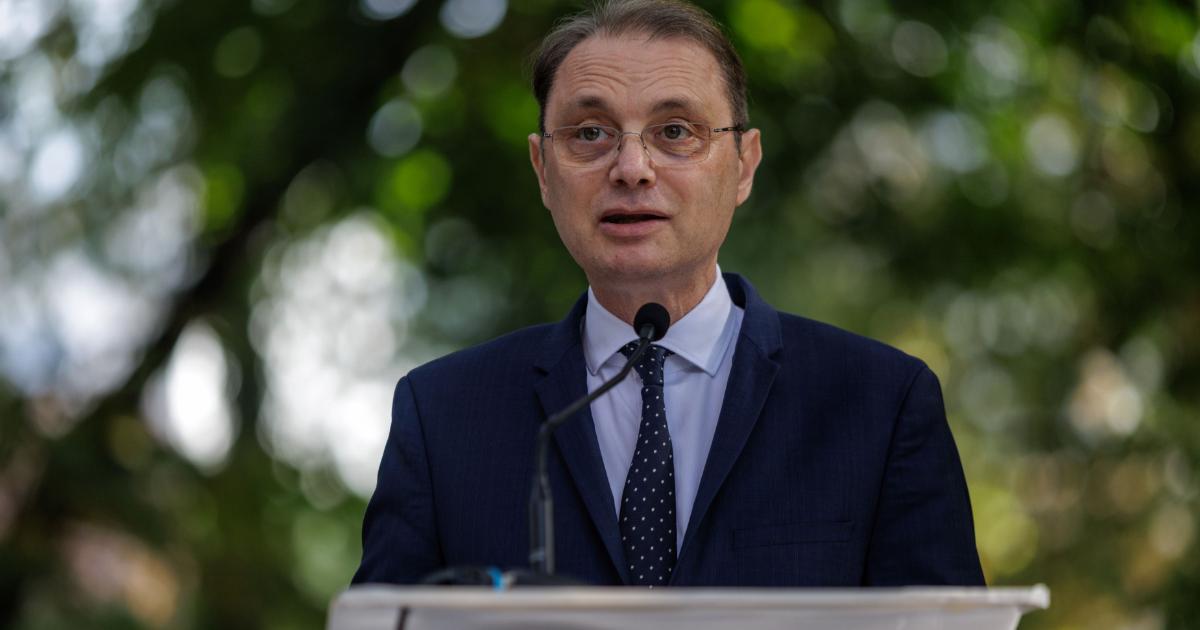 Program de guvernare cu accent pe economie și protecție socială Premierul desemnat, LUCA NICULESCU, a anunțat că echipa sa lucrează intens la definirea programului de guvernare, cu un pachet de măsuri orientat spre relansarea economică, protejarea puterii de cumpărare și sprijinirea categoriilor cele mai afectate de creșterea prețurilor și ajustările fiscal-bugetare