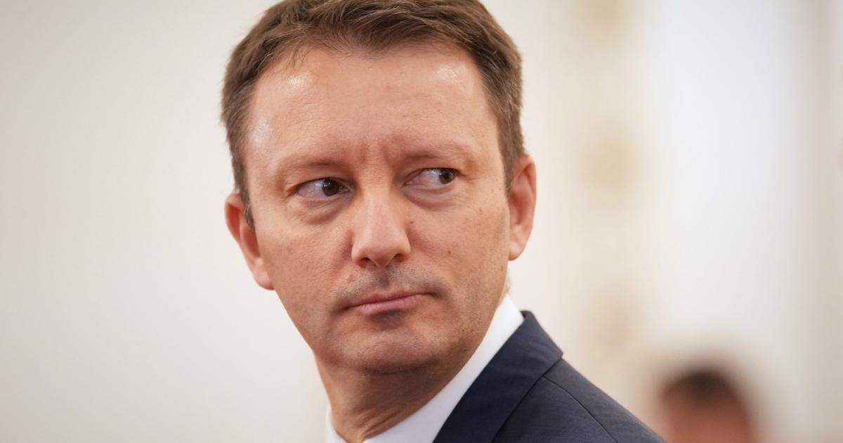 Siegfried Mureșan, europarlamentar PNL, a criticat vehement propunerile PSD pentru guvernanți, declarând că formațiunea politică din care face parte a oferit, cu două săptămâni în urmă, candidați mult mai competenți pentru conducerea celor 11 ministere vizate de social-democrați