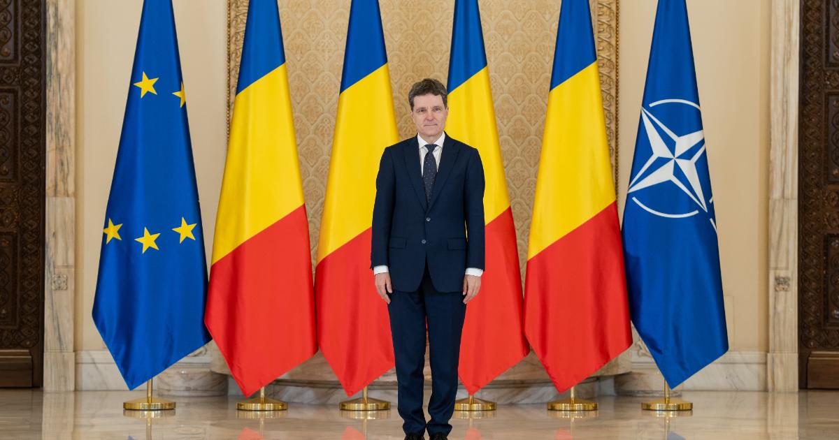Președintele Nicușor Dan a declarat într-un interviu acordat postului american de radio prin satelit SiriusXM că România, în ciuda crizei guvernamentale, a continuat să funcționeze, iar guvernul demis a finalizat proiecte importante, inclusiv în domeniul securității și apărării