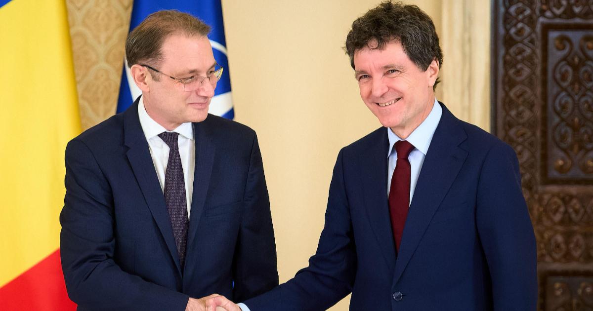 Luca Niculescu, premier desemnat, are 10 zile pentru a strânge o majoritate Nicușor Dan, primarul general al Capitalei, l-a desemnat pe Luca Niculescu pentru funcția de premier