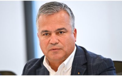Adrian Veștea critică decizia PNL de a vota Guvernul Niculescu Adrian Veștea a reacționat vehement după votul acordat de PNL Guvernului condus de Luca Niculescu, catalogând decizia drept o abandonare a interesului liberalilor de a participa la actul de guvernare