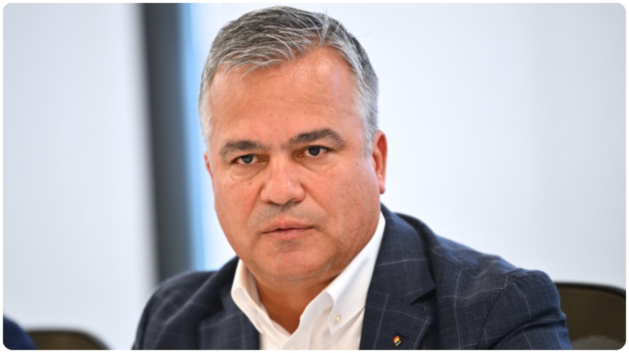 Adrian Veștea critică decizia PNL de a vota Guvernul Niculescu Adrian Veștea a reacționat vehement după votul acordat de PNL Guvernului condus de Luca Niculescu, catalogând decizia drept o abandonare a interesului liberalilor de a participa la actul de guvernare