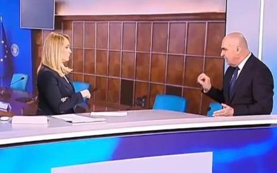 Bolojan, evaziv pe tema cheltuielilor cu vedetele la FESTIFALL Ilie Bolojan, într-una dintre ultimele sale apariții publice în calitate de ministru, a evitat să comenteze direct decizia Primăriei Oradea de a aloca suma de 6.000 de euro pentru prestația Andreei Esca și a bloggerului Otravă la festivalul FESTIFALL